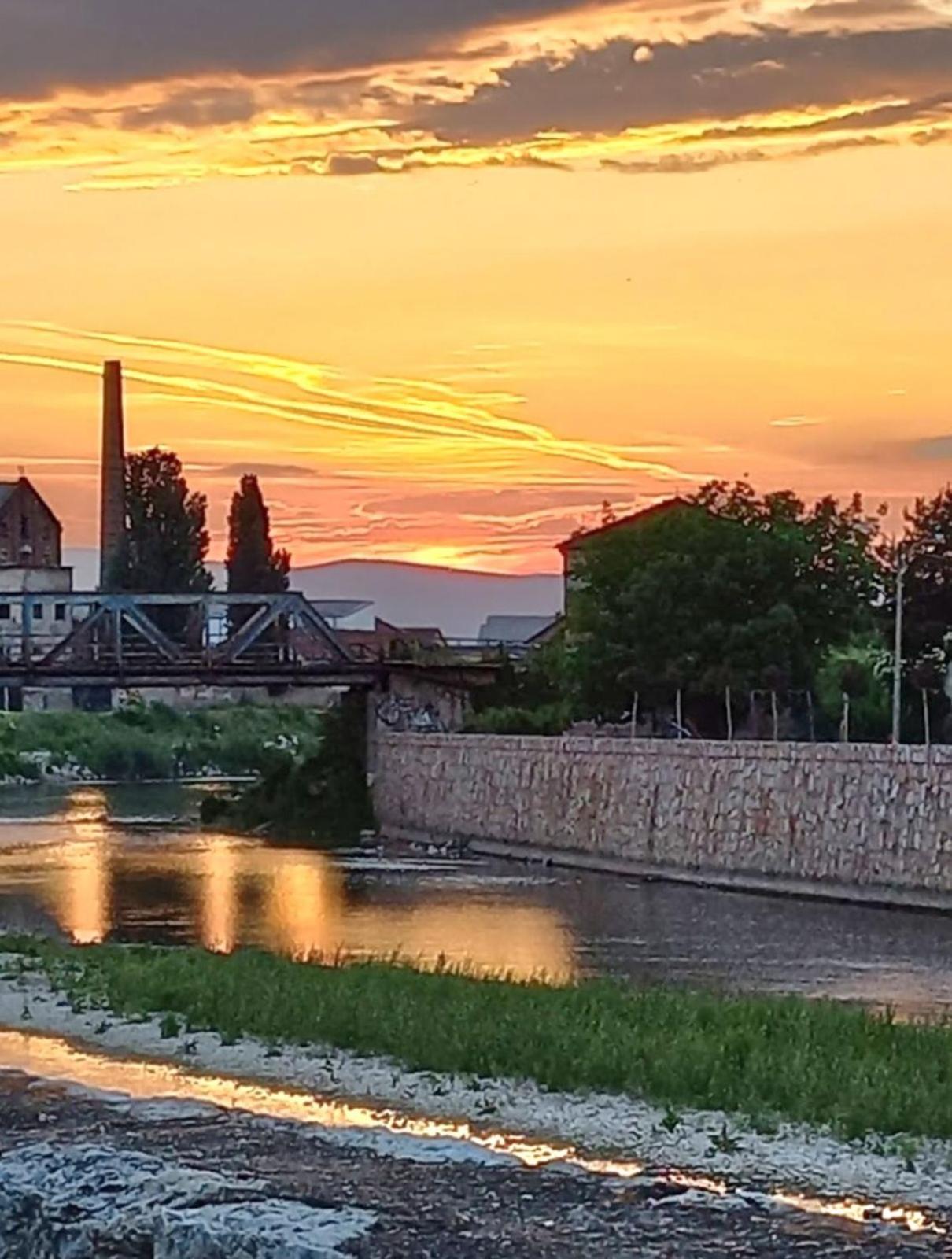 "My Life" Luxury River Apartments Ni المظهر الخارجي الصورة
