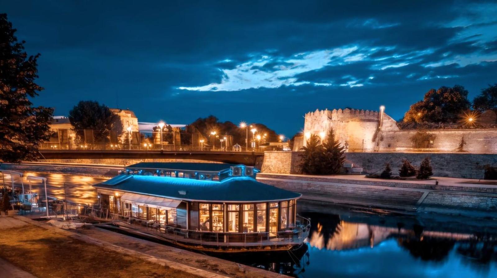 "My Life" Luxury River Apartments Ni المظهر الخارجي الصورة