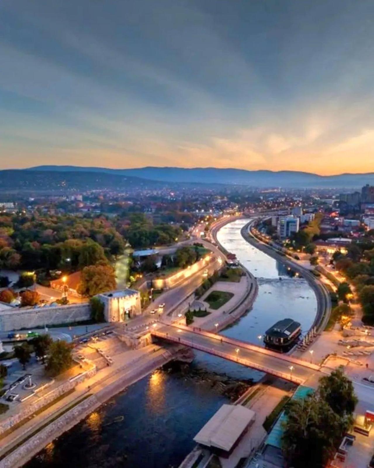 "My Life" Luxury River Apartments Ni المظهر الخارجي الصورة
